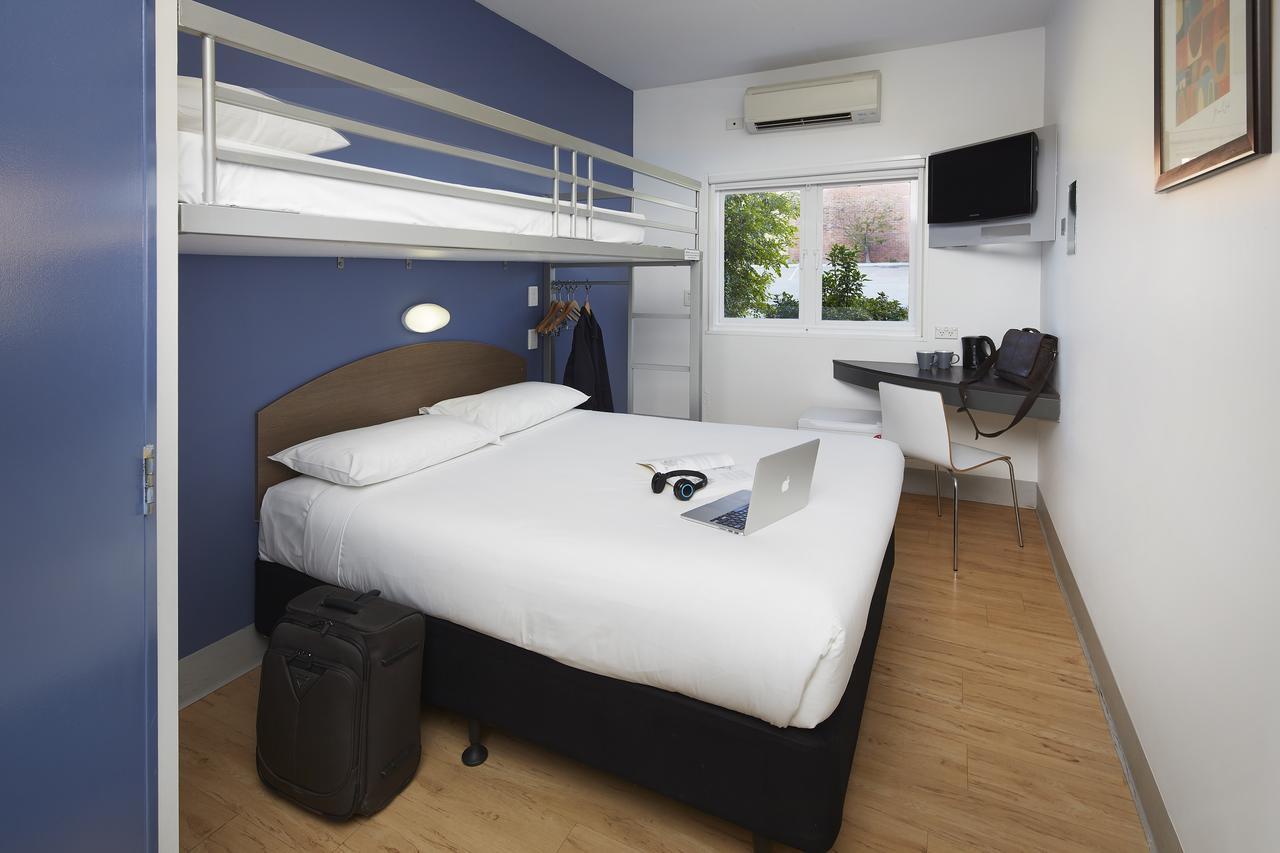 Ibis Budget Perth Airport Екстер'єр фото