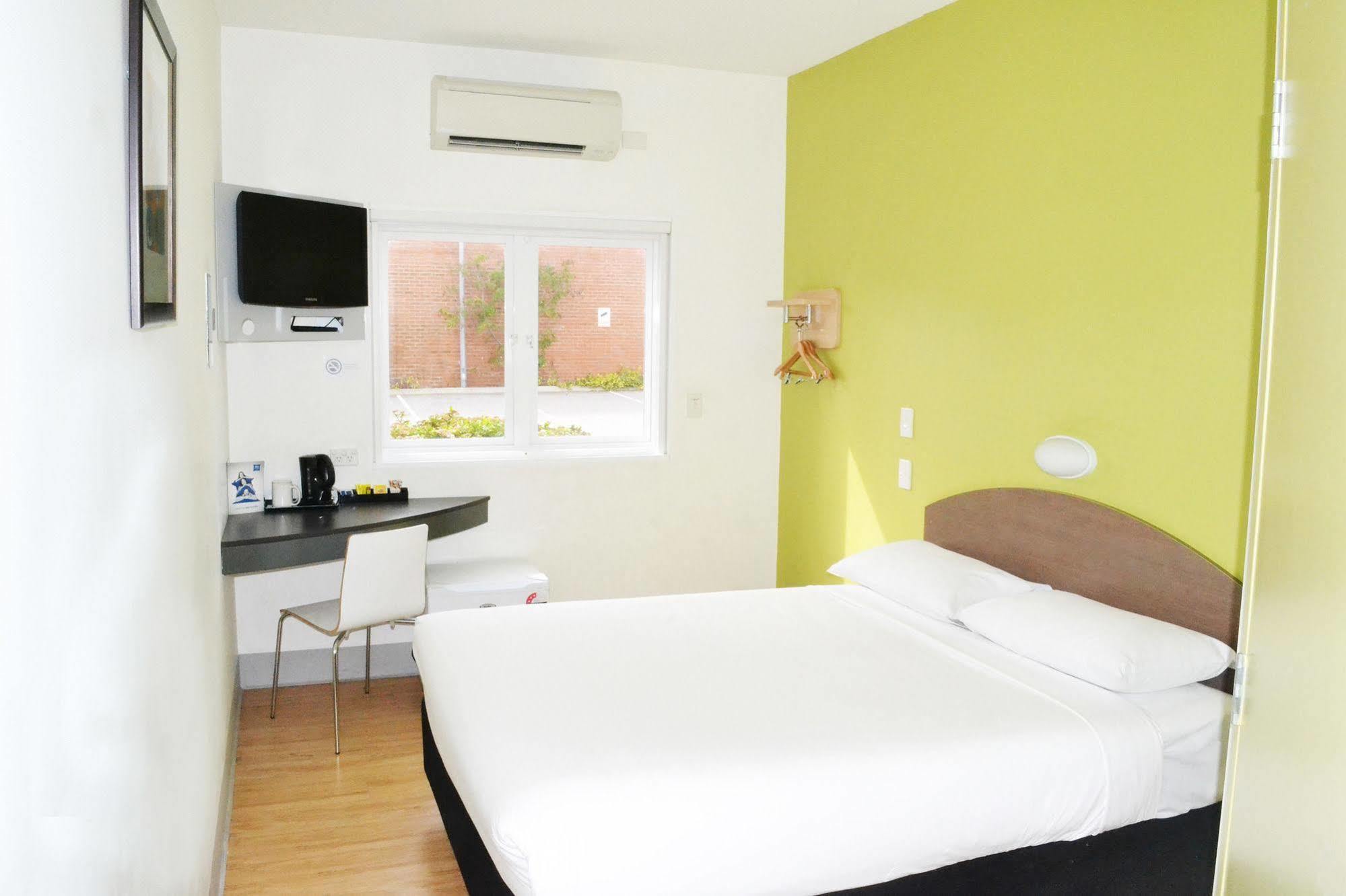 Ibis Budget Perth Airport Екстер'єр фото