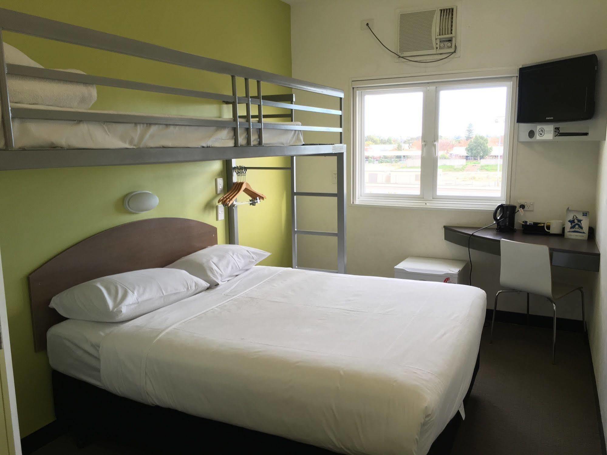 Ibis Budget Perth Airport Екстер'єр фото