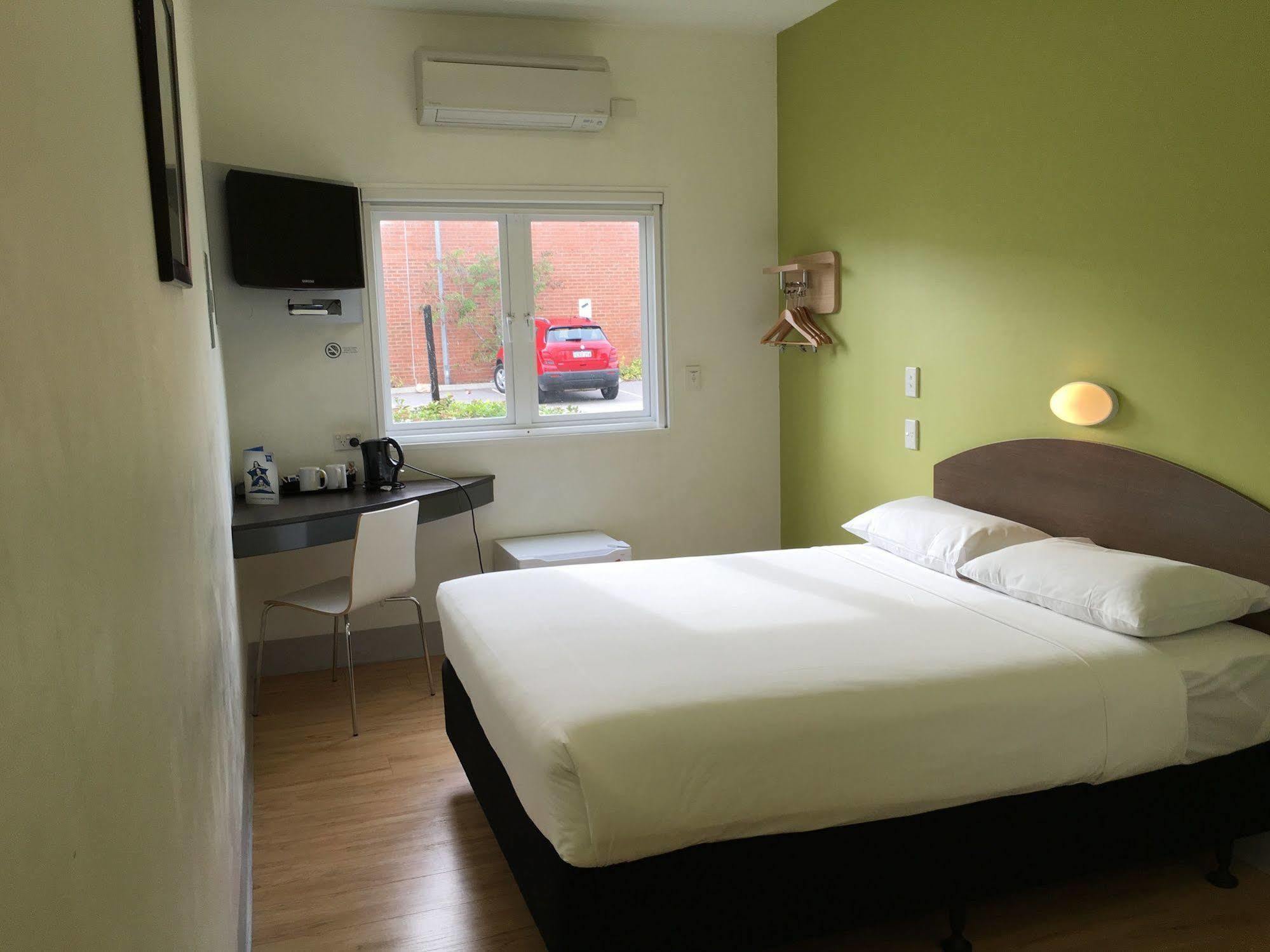 Ibis Budget Perth Airport Екстер'єр фото