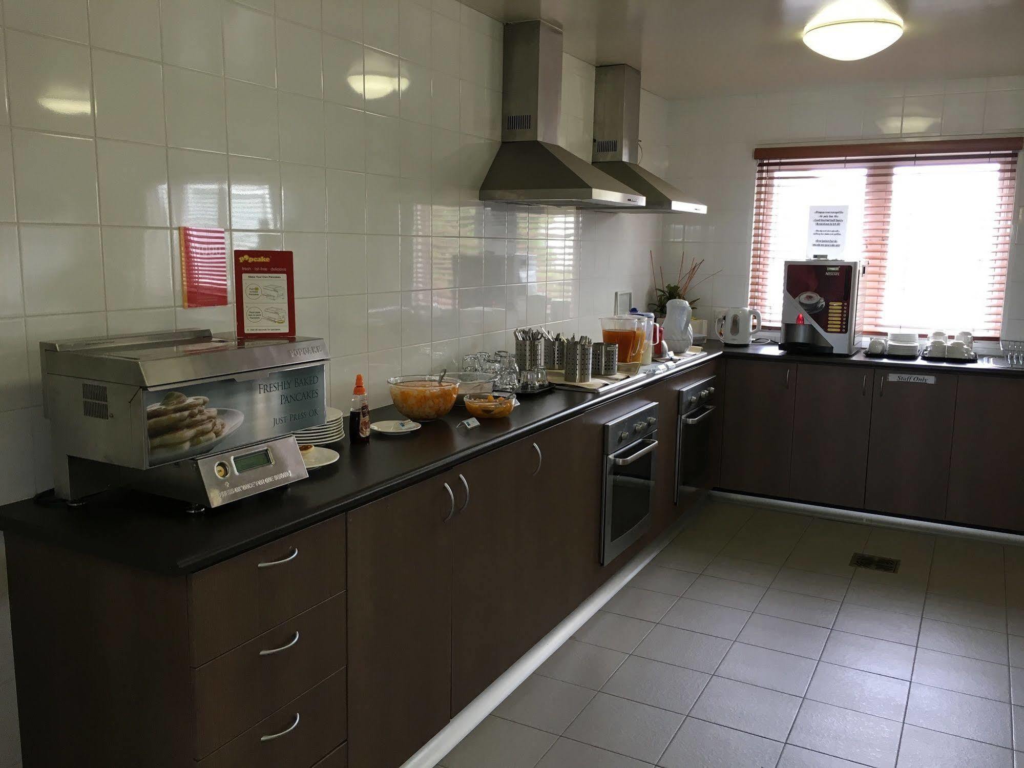 Ibis Budget Perth Airport Екстер'єр фото